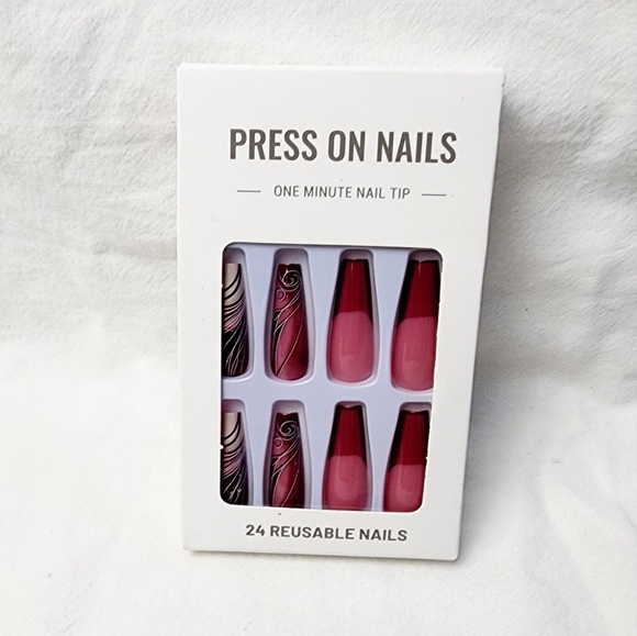 24 Pieces Fake Press On Nails - Picture 4 of 5